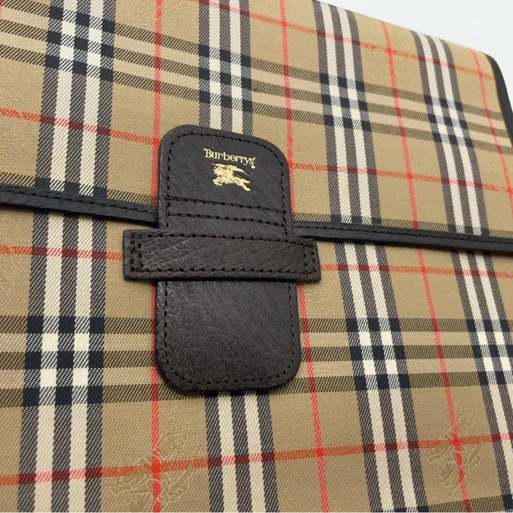 Auth Burberry Nova Check Shadow Horse Canvas Beige Clutch bag